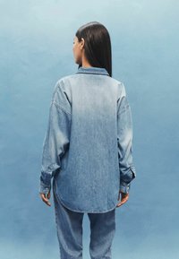 Next Blúzka so zapínaním na gombíky - mid blue embellished