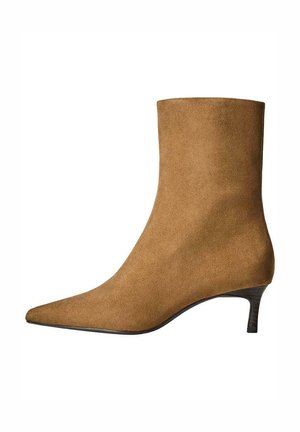 KITTEN HEEL - Stiefelette - beige