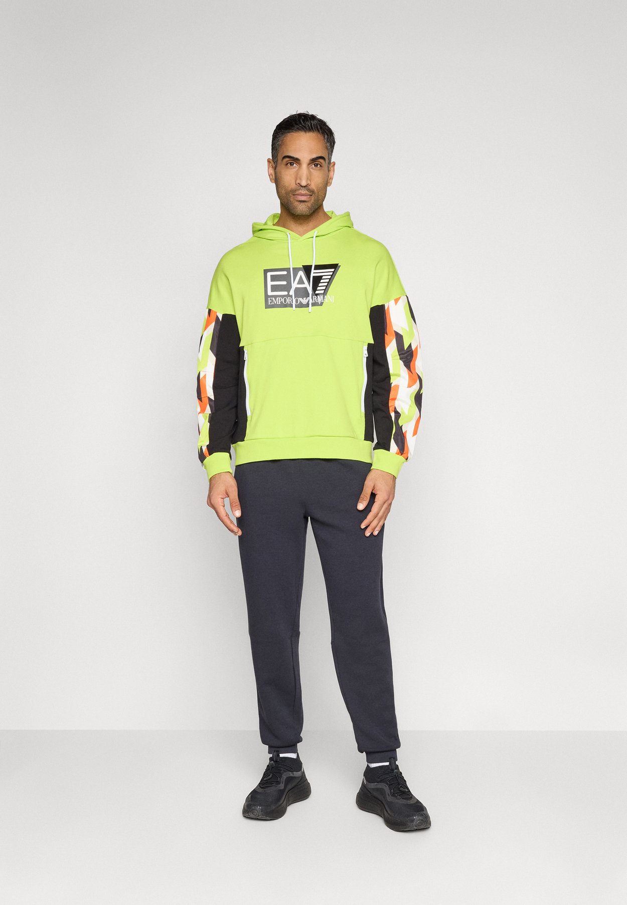 Kapuzenpullover