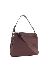 Sac à main bordeaux en matériau lisse, avec une bandoulière amovible et une petite poignée supérieure, rehaussé de détails en métal argenté.