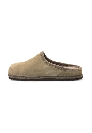 Beige suède instap-slipper met een zachte, pluche voering en een platte, donkere loopzool. Gebogen vorm met een ronde neus. Eenvoudig, naadloos ontwerp.