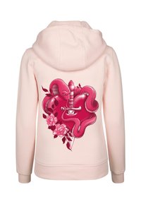 Felpa rosa chiaro con cappuccio, caratterizzata da una grande grafica di un serpente rosa, un cuore, una spada e rose sul retro, con una morbida trama del tessuto e una vestibilità rilassata.