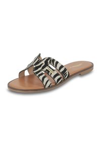 Trek sandaal met bovenwerk van zebra-geprint textiel, twee brede banden en een bruine platte zool. Voorzien van een kleine metalen logo-accent.