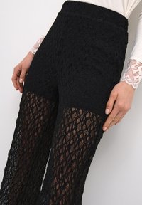 Cream Hlače - pitch black