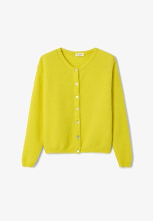 Cárdigan amarillo brillante hecho de material suave, con cuello en V, mangas largas y seis botones redondos en la parte delantera.