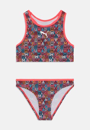 Δίκομμα μαγιό που περιλαμβάνει crop top και μπικίνι. Κατασκευασμένο από ελαστικό ύφασμα με πολύχρωμο σχέδιο λογοτύπου και ροζ τελείωμα.