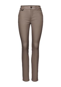 Pantalon slim marron pour femme avec bouton avant, passants de ceinture et poches avant, présenté sur fond blanc.
