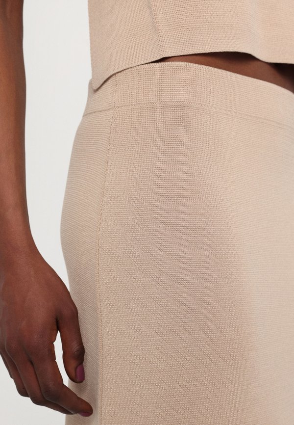 ROZ - A-line skirt - sand4