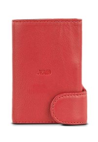 Cartera de cuero roja con textura suave, cierre de botón a presión, logotipo en relieve y diseño compacto. Sin patrones visibles ni accesorios adicionales.