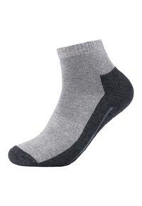 Calcetín de tobillo gris y gris oscuro con textura acanalada, talón y puntera reforzados, y un acabado suave en la parte superior.
