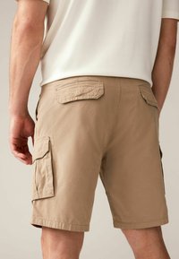 Next 2 PACK - REGULAR FIT - Shorts - navy chino stone cargo