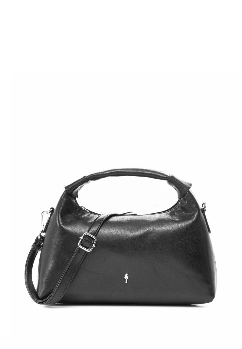 Czarna skórzana torebka z okrągłym uchwytem, odpinanym paskiem na ramię oraz srebrnym logo na froncie. Gładka faktura i wyraźna, strukturalna forma.