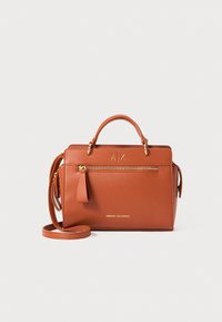Sac à main structuré en cuir marron avec des accents dorés, doté d'une poignée supérieure, d'une bandoulière amovible et d'une poche zippée à l'avant.