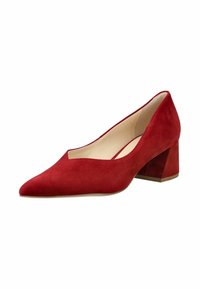 Röd mocka pumps med spetsad tå, låg blockklack och utskuren V-formad design på sidorna. Slät innerfoder.