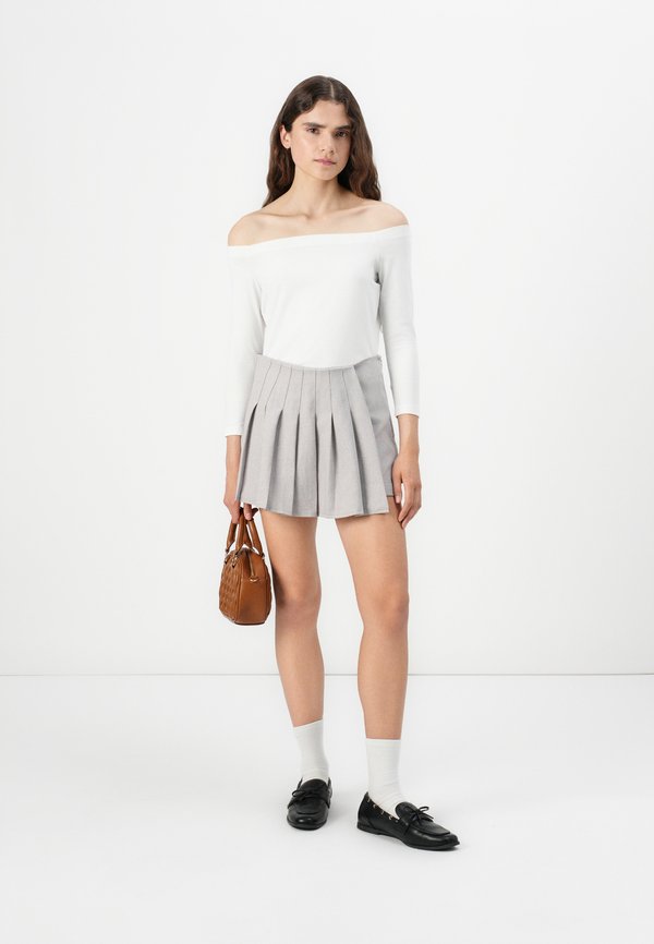 VMPANDA OFF SHOULDER  - Long sleeved top3