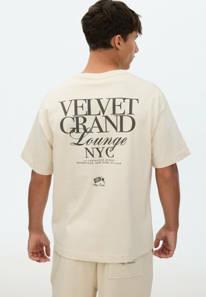 INSIDE, CAMISETA STAY TIMELESS - Camiseta estampada - beige