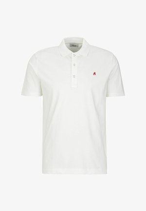 Weißes Baumwoll-Polohemd mit Kragen, drei Knöpfen und einem kleinen roten Logo auf der linken Brust. Kurzarm und glatte Textur.