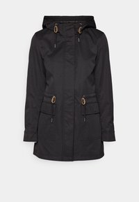 Svart vattentät jacka med huva, med två framfickor, justerbara snoddar och ljusa metalldetaljer.