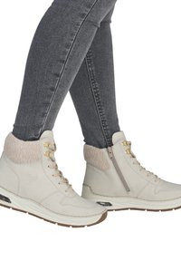 Rieker Boots à talons - beige