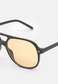 PULL&BEAR AVIATOR  - Sončna očala - yellow