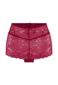 Shorts hipster rossi in pizzo con motivo floreale, bordi ondulati e un nastro decorativo sul retro. Texture morbida e leggera.