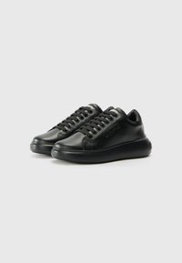 Valentino BOUNCE - Baskets basses - black