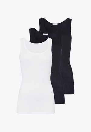 Drei ärmellose Tanktops, eines vorne weiß und zwei schwarze hinten, vor weißem Hintergrund gezeigt.
