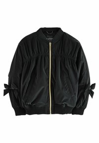 Giacca bomber nera con zip frontale, vita e maniche elasticizzate con fiocchi. Realizzata in tessuto nylon liscio e lucido.
