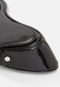 Diesel PLAY CROSSBODY - Taška cez plece - black