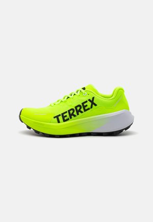AGRAVIC 3 - Løpesko for mark - lucid lemon/core black/dash grey