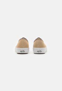 Vans AUTHENTIC - Sportbačiai - block brown