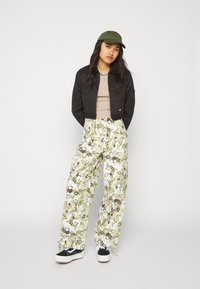 Dickies EISENHOWER CROPPED - Lengva striukė - black