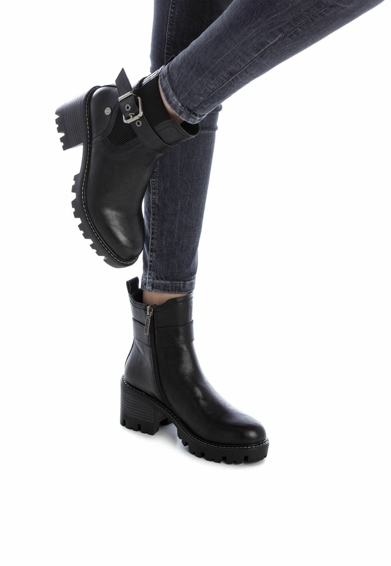 Refresh Botines camperos - black