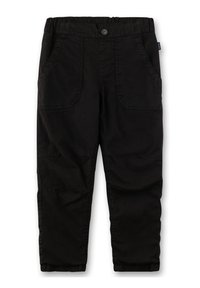 Schwarze Baumwoll-Cargo-Shorts mit elastischem Bund, Knopfverschluss und mehreren Taschen, die eine glatte Textur und eine lockere Passform bieten.