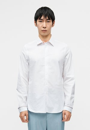 TAILORED FIT SHIRT - Hemd - white
