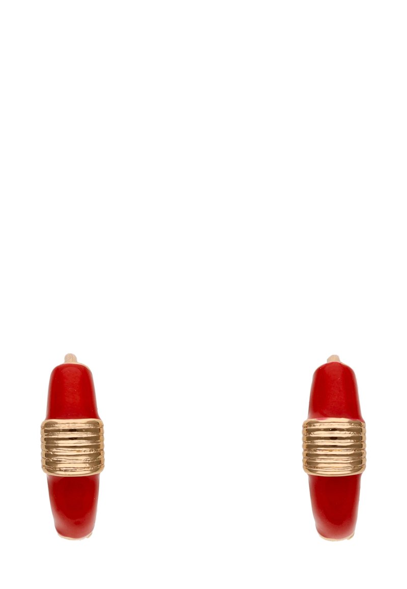 Rote Harzohrringe mit goldfarbener gerippter Bandakzentuierung. Zylindrische Form, glänzende Oberfläche. Stecker-Verschluss für sicheren Halt.