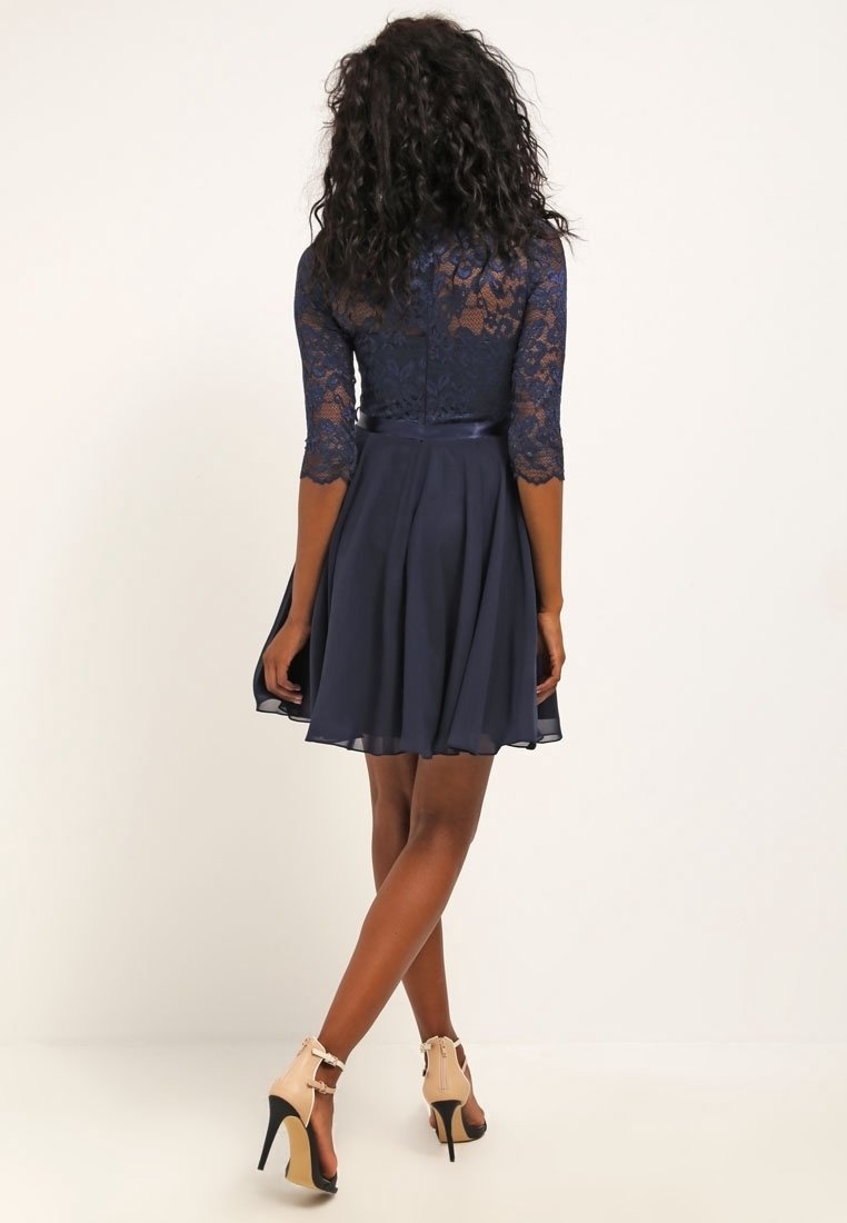 Robe Patineuse En Dentelle Bleue - Taille M - Longueur Genou - Style Bal - Neuve Avec étiquettes