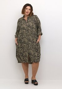 Kaffe Curve KCMILLE - Abito a camicia - chinchilla black animal print
