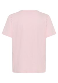 Gaiši rozā īsām piedurknēm T-krekls rādat no mugurpuses ar apaļu kakla izgriezumu un bez redzamām rakstiem vai logo.