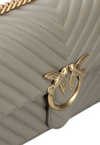 Pinko LOVE ONE CLASSIC - Schoudertas - beige noce block color