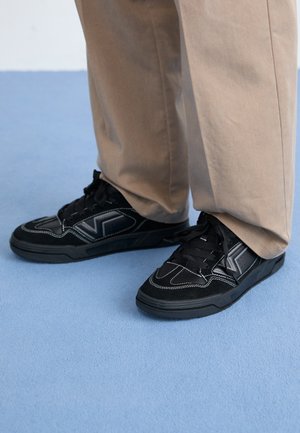 UPLAND UNISEX - Skate shoes - black/utility black