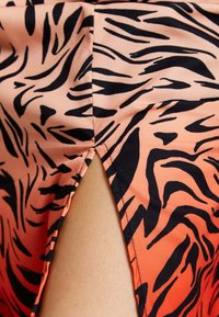 Liquorish ZEBRA PRINT WITH HIGH NECK AND DRAPED WAIST - Day dress - red