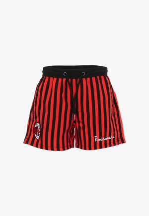 Czerwono-czarne sportowe szorty w pionowe paski z czarnym ściągaczem w talii, logo AC Milan na lewej nodze oraz napis "Rossoneri" na prawej nodze.