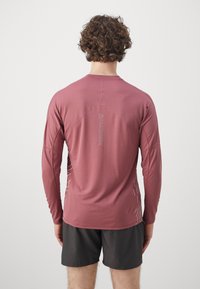 Salomon SENSE AERO TEE - Langarmshirt - nocturne/whisper white