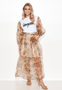 Niewybrane, zielone kwiaty