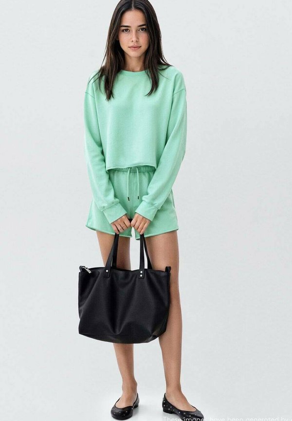 TEEN WITH SEAMLESS FINISH - Sweatshirt