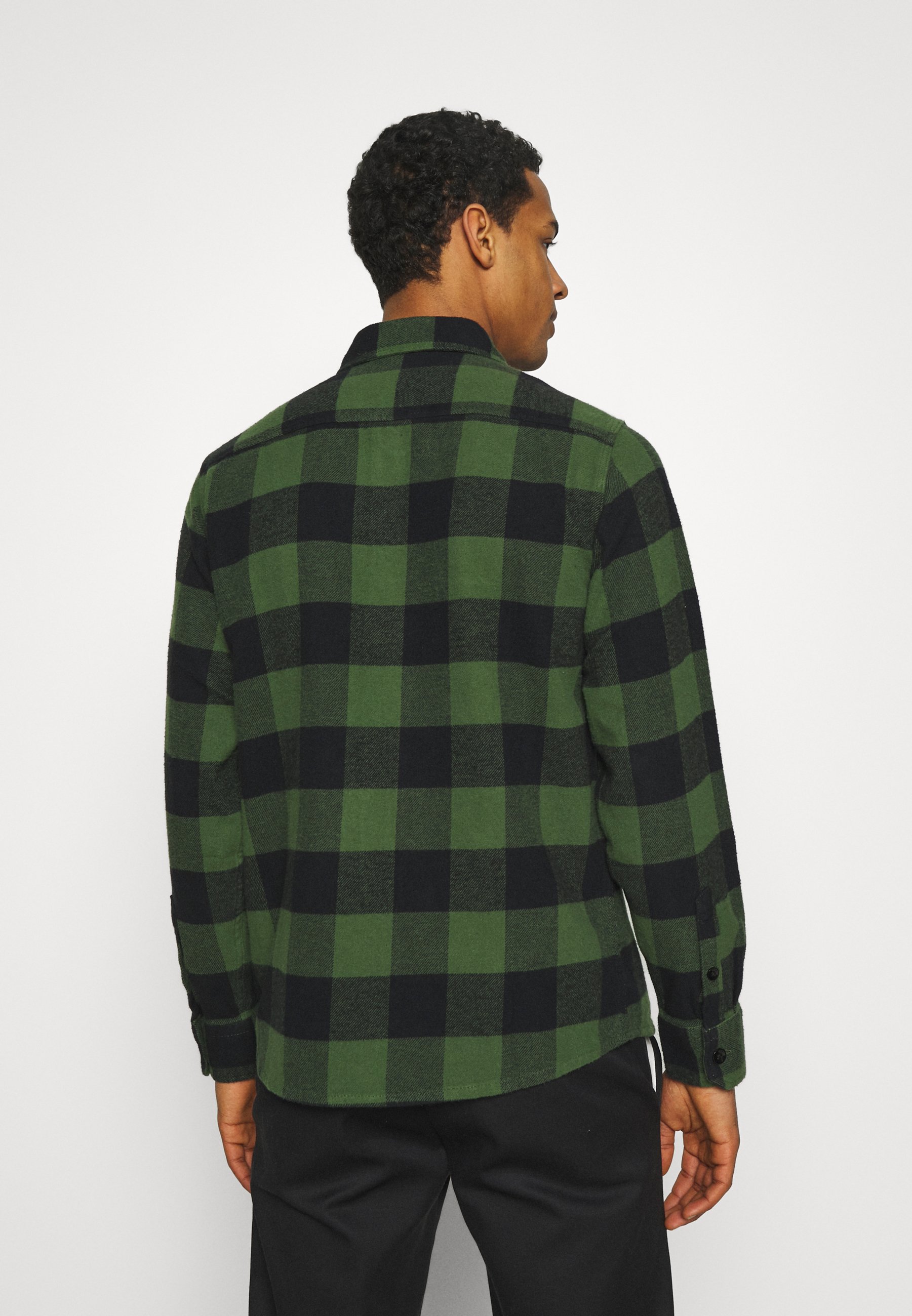 SACRAMENTO - Shirt - pine green 