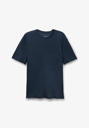Granatowy t-shirt z krótkim rękawem i okrągłym dekoltem, z kieszenią po lewej stronie na piersi, wykonany z miękkiego materiału.