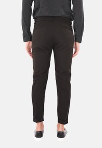 Ciabalù CAPRI - Chino - nero