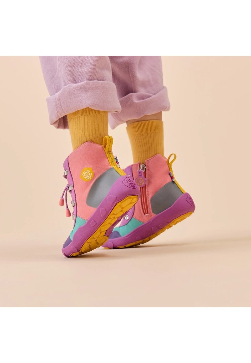 Affenzahn DISCOVY - Snowboots  - pink